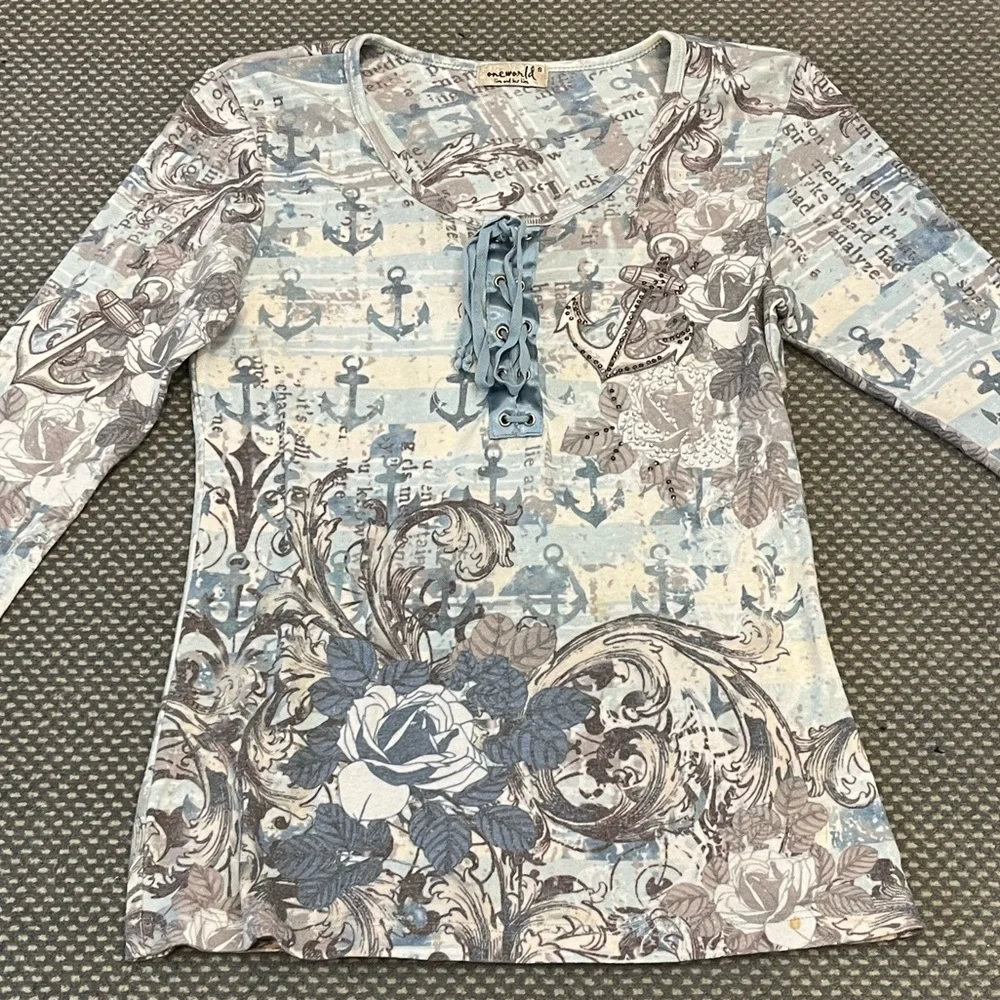 One World Top - Picture 2 of 4